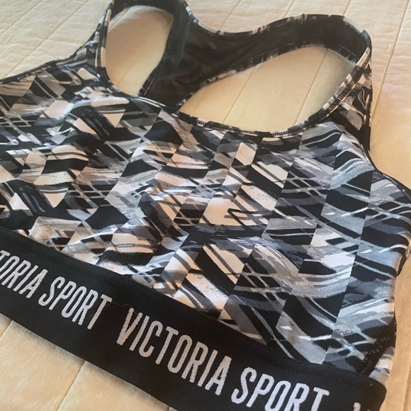 Victoria Sport Black and White Geometric Sports Bra Large - Picture 3 of 7